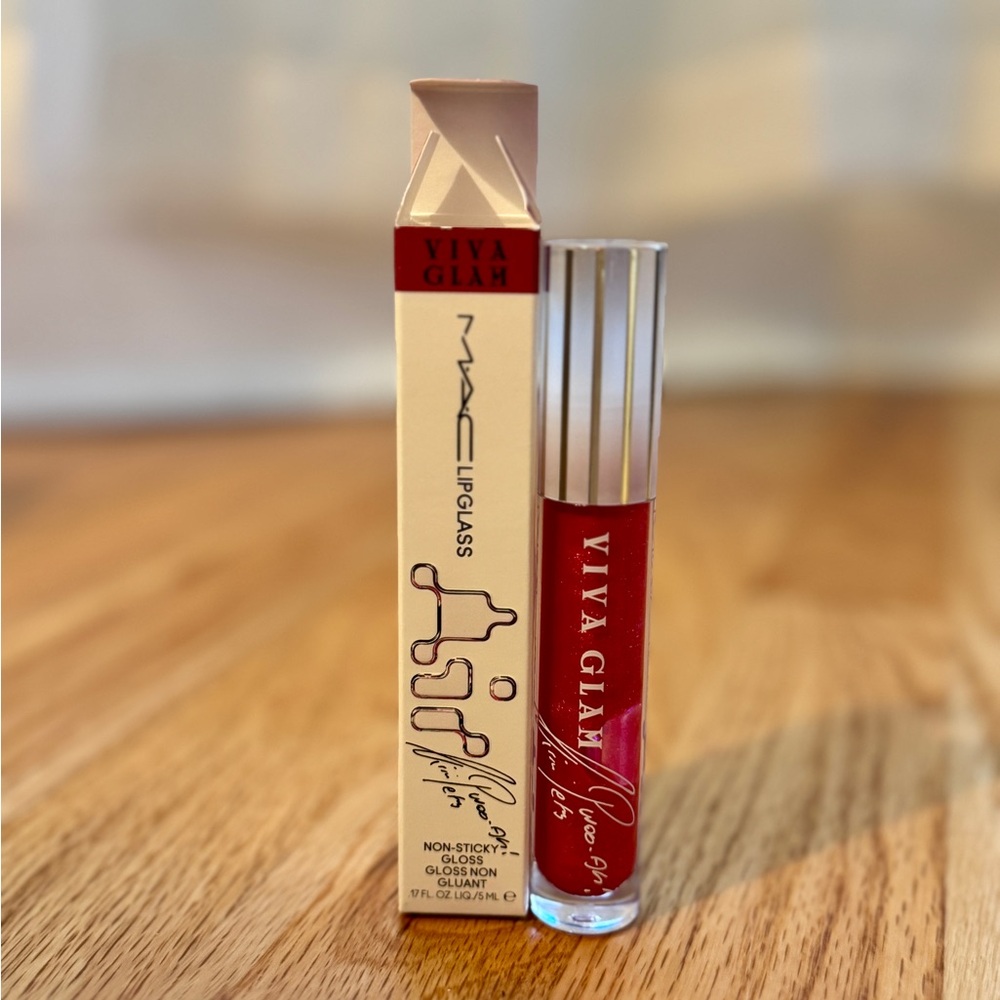 MAC Cosmetics Viva Glam KIMMITMENT Lipglass - Vibrant Red